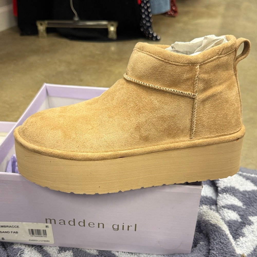 NIB Madden Girl Light Brown Suede Platform Shoes